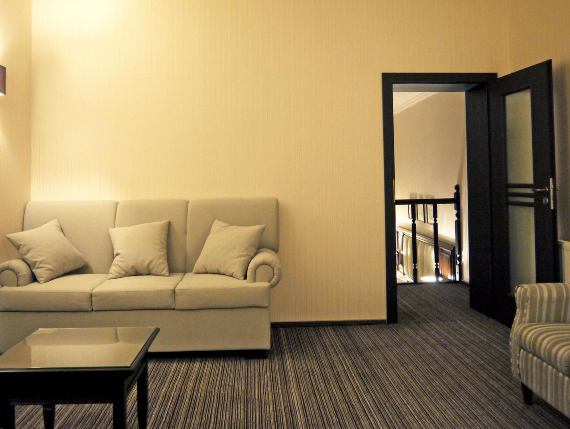 Hotel Optima Collection Jytomyr Extérieur photo