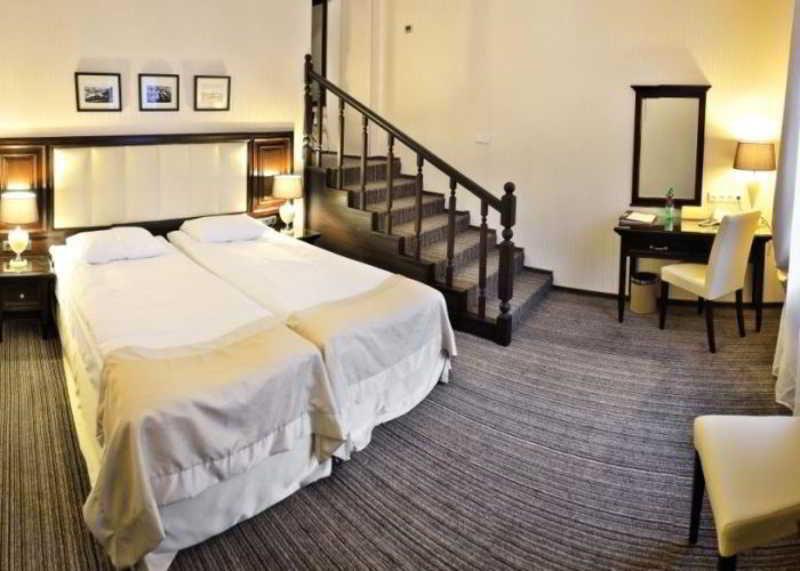 Hotel Optima Collection Jytomyr Extérieur photo