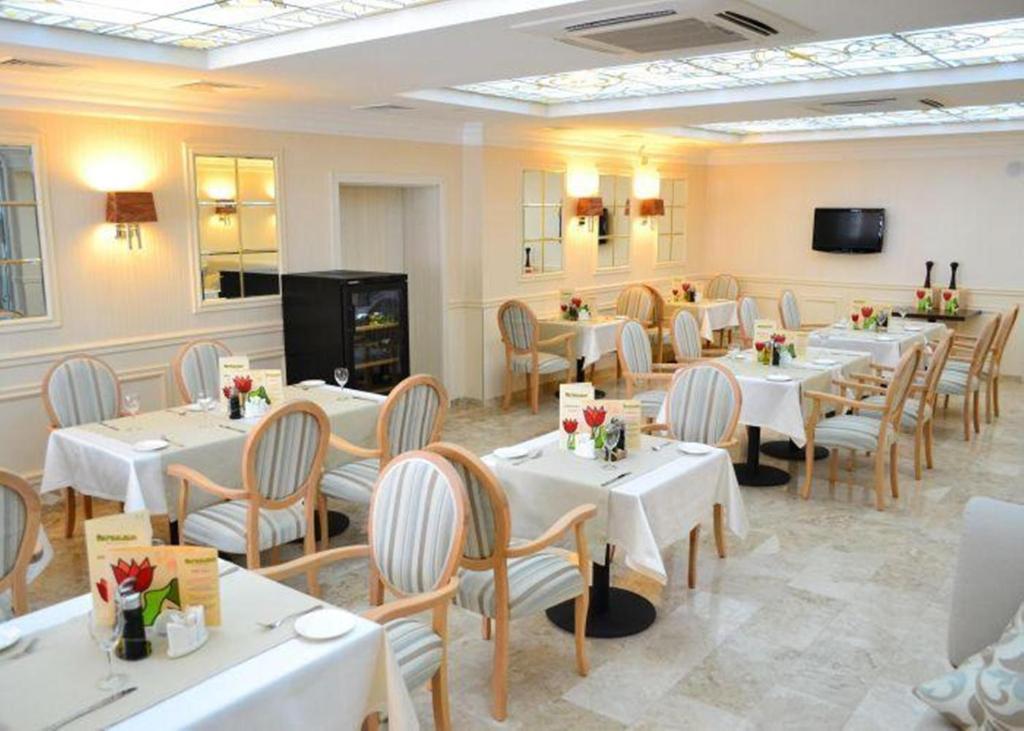 Hotel Optima Collection Jytomyr Extérieur photo