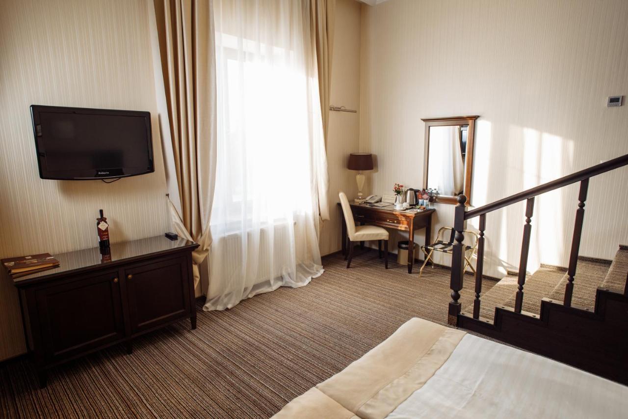 Hotel Optima Collection Jytomyr Extérieur photo