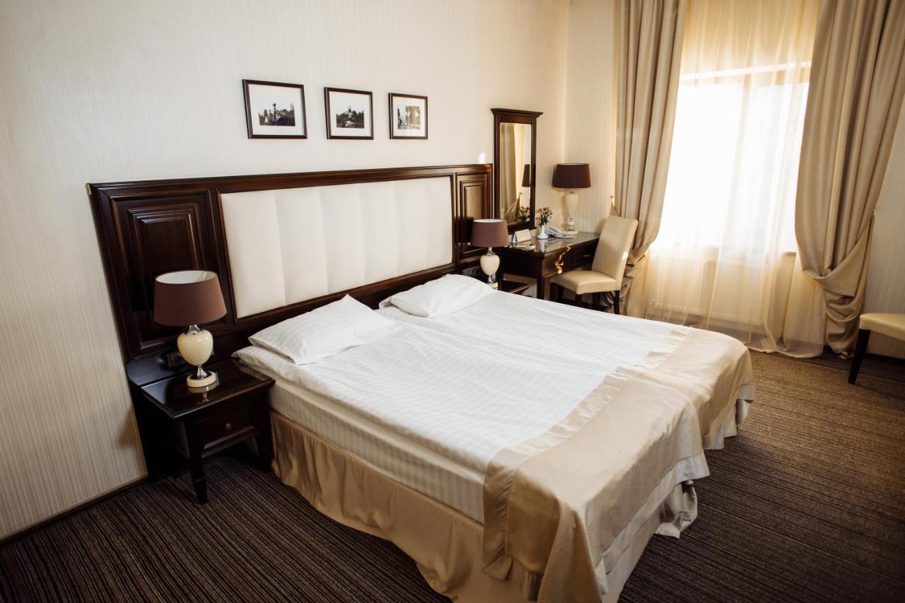 Hotel Optima Collection Jytomyr Extérieur photo
