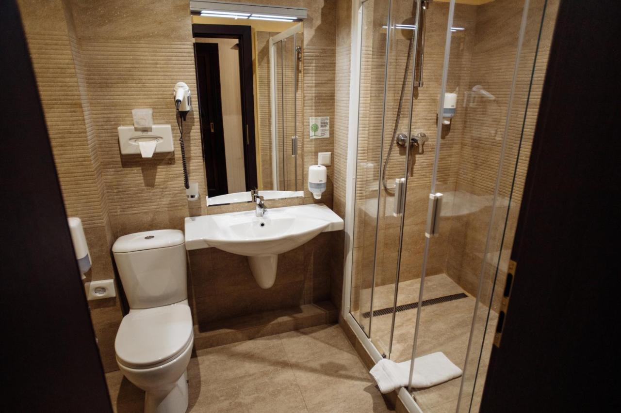 Hotel Optima Collection Jytomyr Extérieur photo