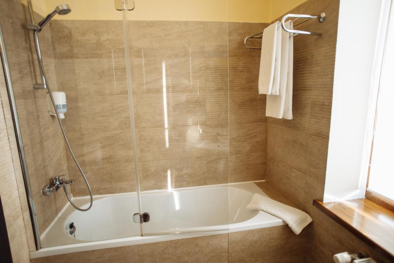 Hotel Optima Collection Jytomyr Extérieur photo