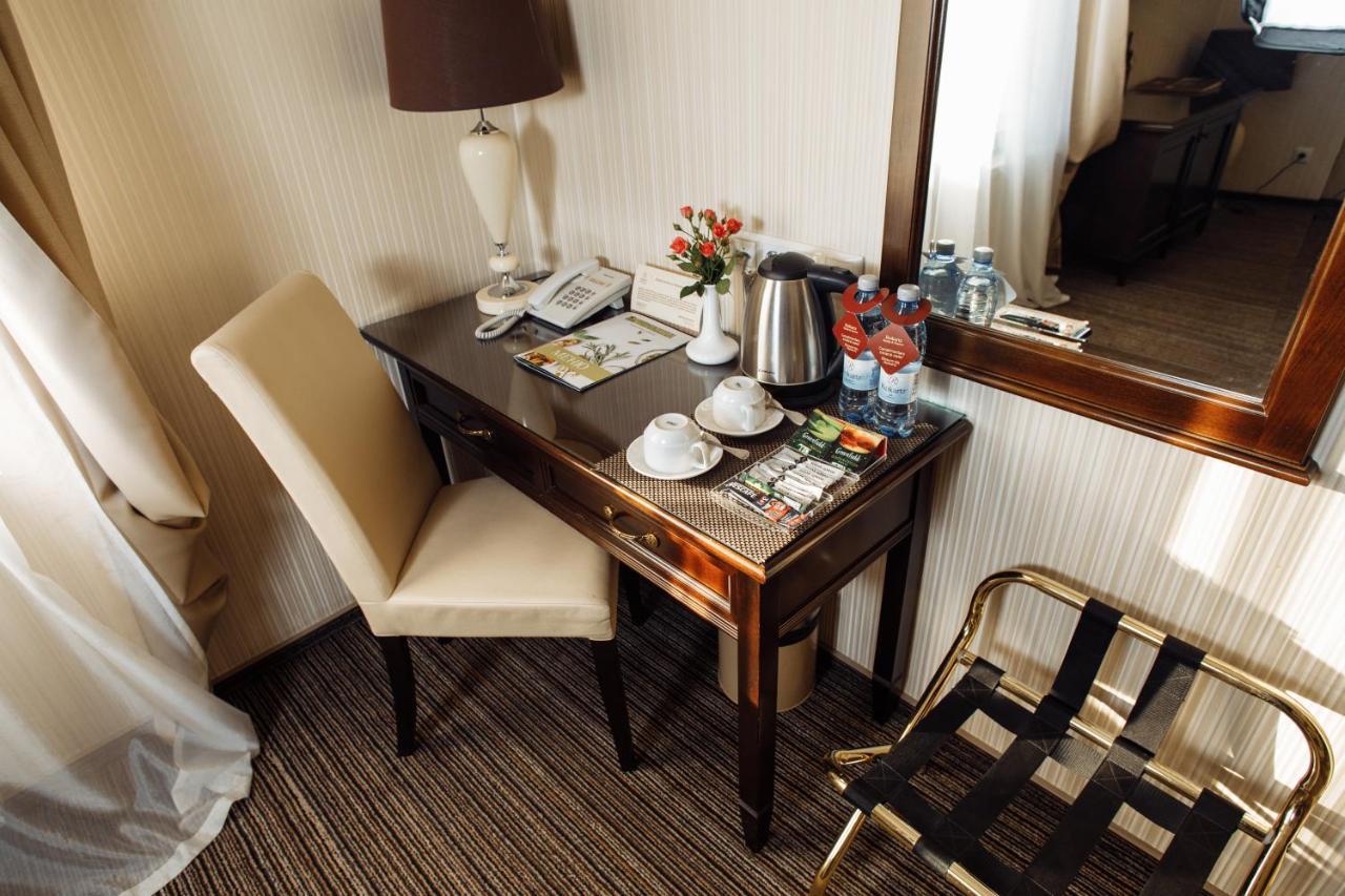 Hotel Optima Collection Jytomyr Extérieur photo